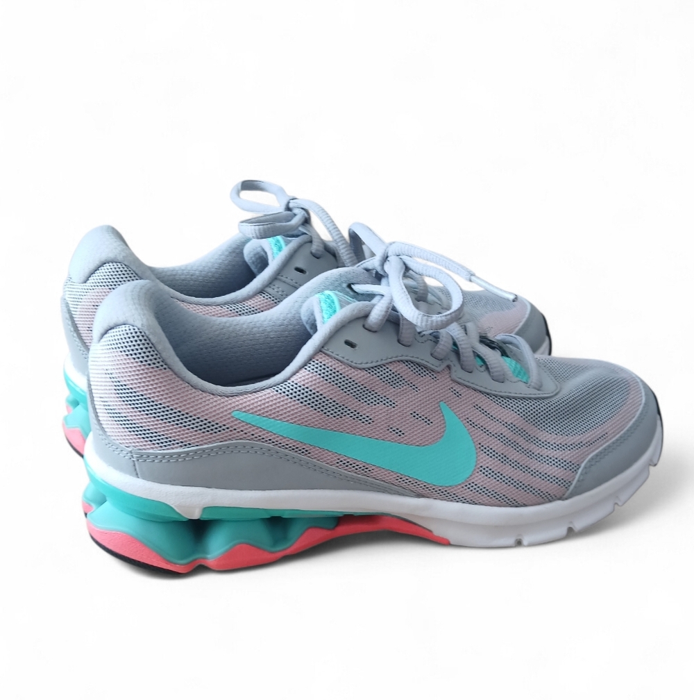 Nike Women's  Size 7.5 Athletic Shoes - Gray and Teal - Picture 4 of 8